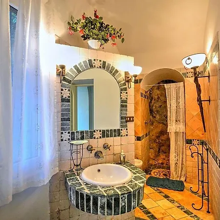 Sleeps 12 Pool Air Con Wifi