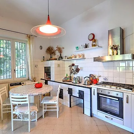 Sleeps 12 Pool Air Con Wifi
