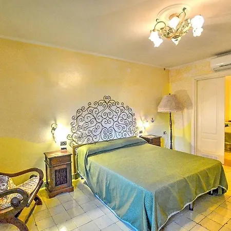 Sleeps 12 Pool Air Con Wifi *