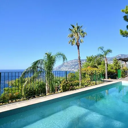 Sleeps 12 Pool Air Con Wifi