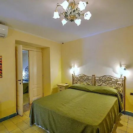 Sleeps 12 Pool Air Con Wifi Maiori